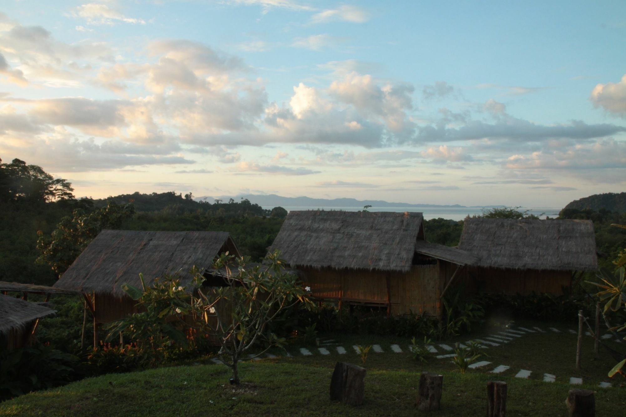 Phuree Hut Vila Koh Phayam Exterior foto